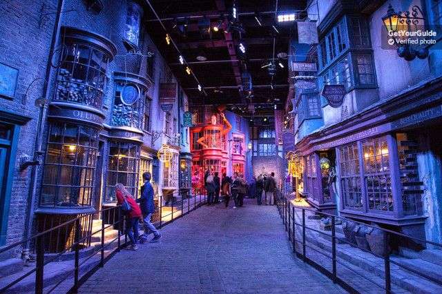 London: Harry Potter Warner Brothers Studio Tour ...