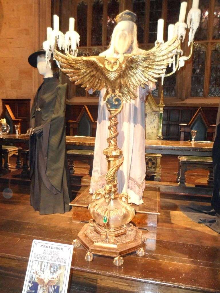 Owl stand with Dumbledore