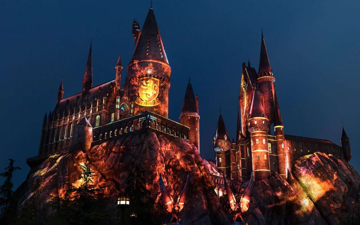 The Nighttime Lights at Hogwarts Castle to Debut January ...